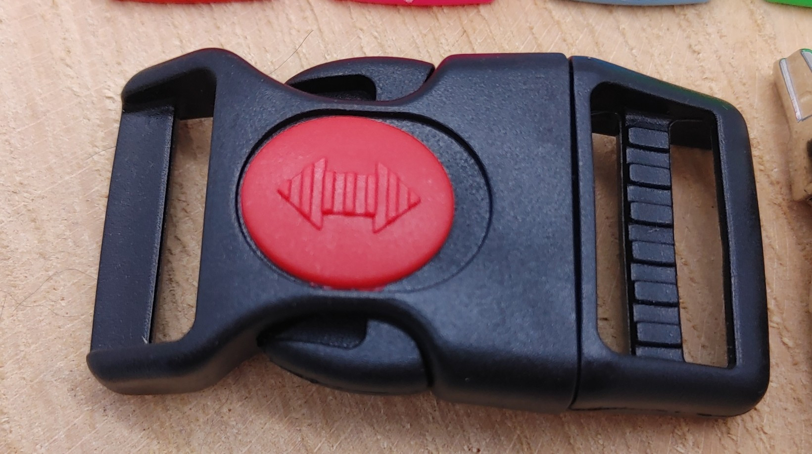 Biztonsági záras csat