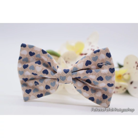 Latte Hearts - Kék-fehér tejeskávészín szívecskés csokornyakkendő kutyáknak