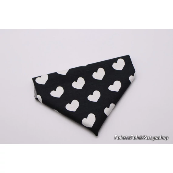 Soft Big Hearts - Black-White - Szívecskés Kutyakendő, Bandita Kendő