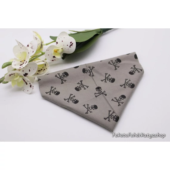 Olive Skulls and Bones - Koponyás-Csontos Kutyakendő, Bandita Kendő