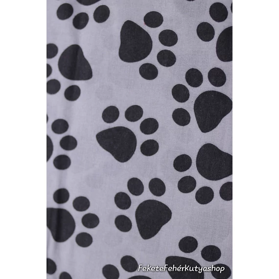 Szürke alapon fekete nagy tappancsos