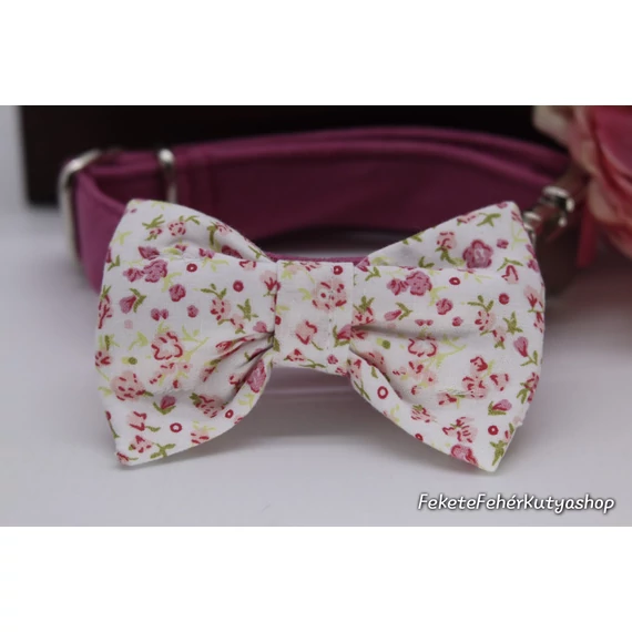 Rózsaszín kis virágos csokornyakkendő kutyáknak