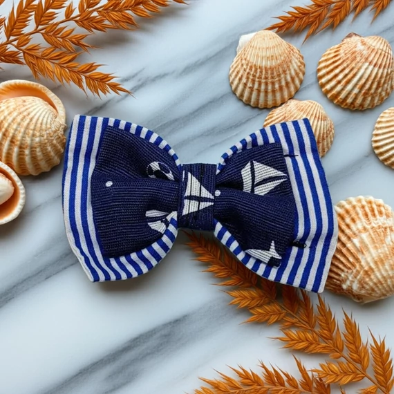 Tengerészkék csíkos és tengeri mintás dupla csokornyakkendő kutyáknak